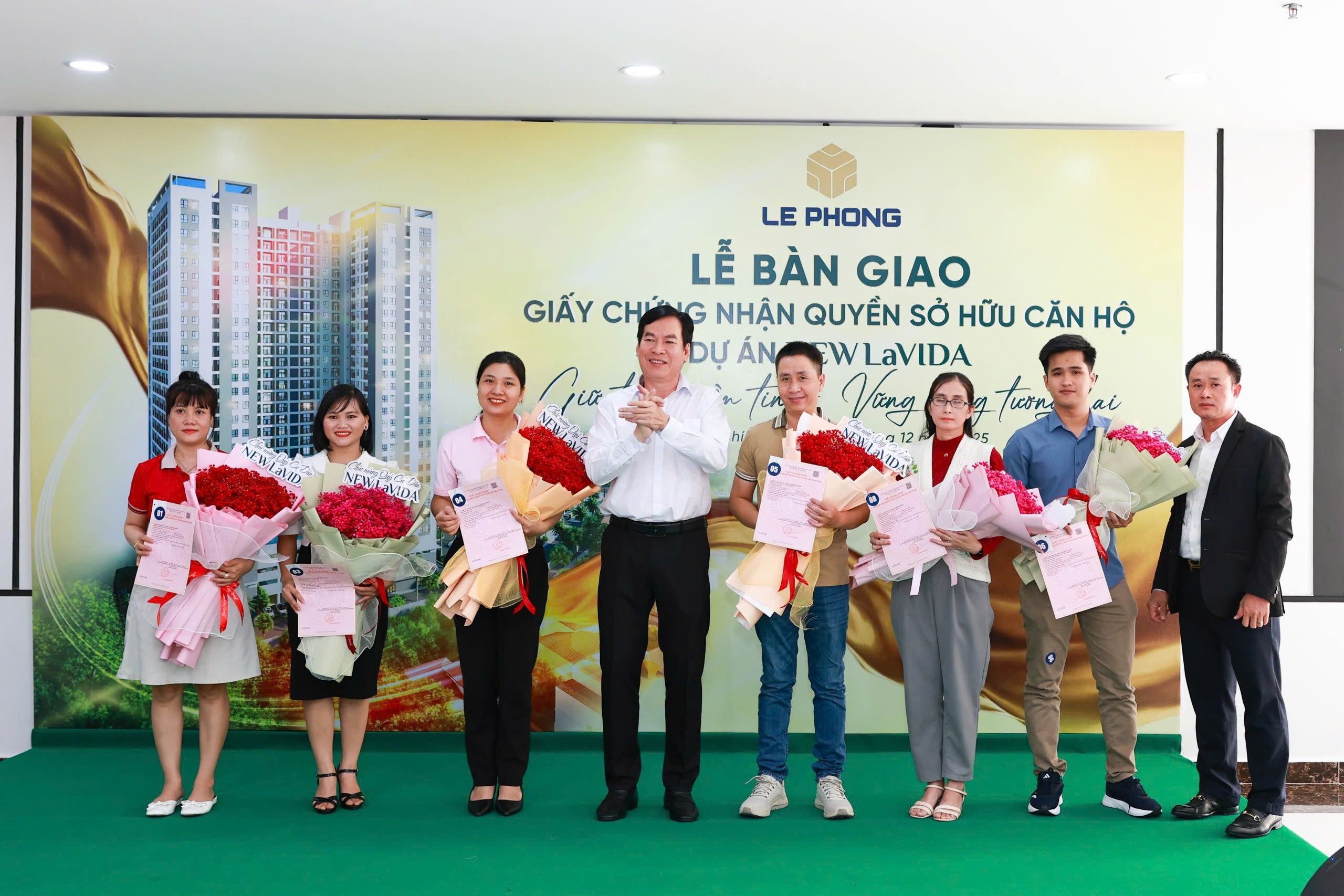 Nhà ở xã hội hiếm hoi bàn giao sổ hồng chỉ sau 3 tháng: Dấu ấn pháp lý và uy tín của Lê Phong Group